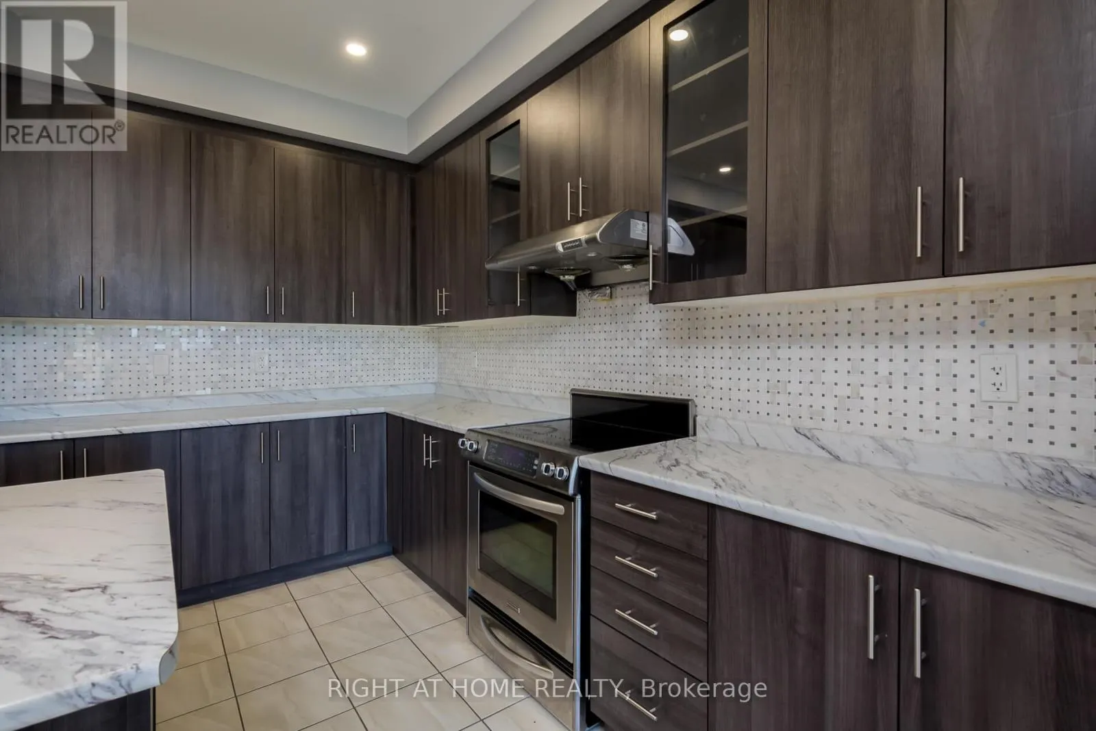 142 MARTIN TRAIL