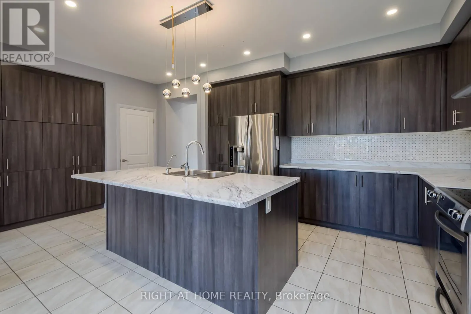 142 MARTIN TRAIL