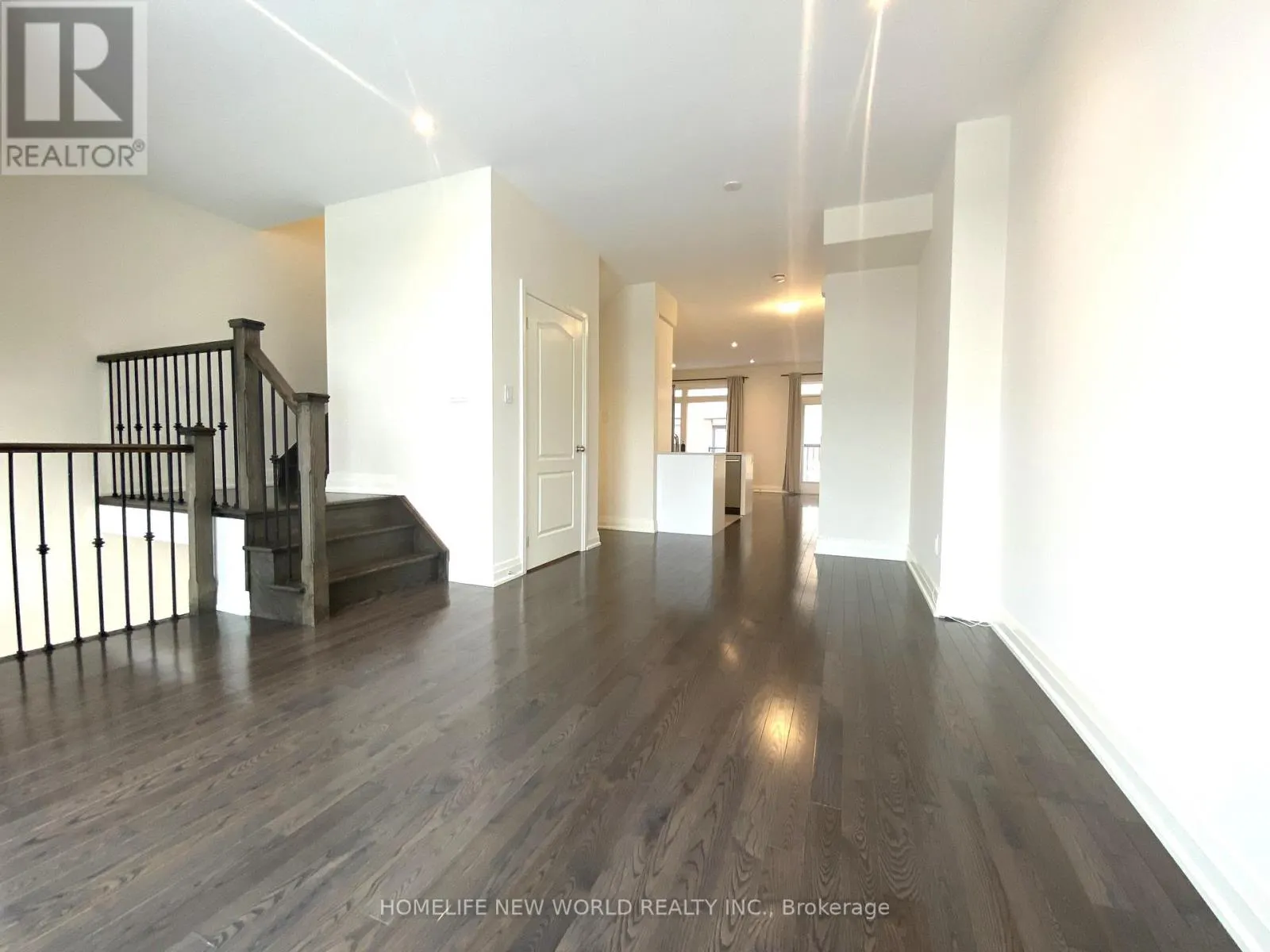 8 TEASEL WAY