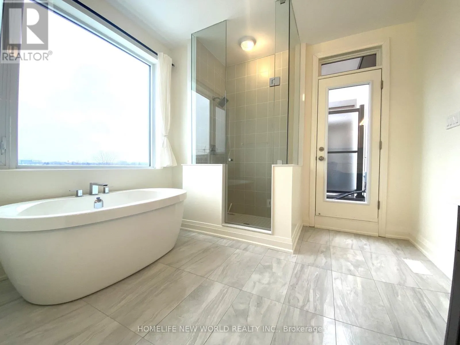 8 TEASEL WAY
