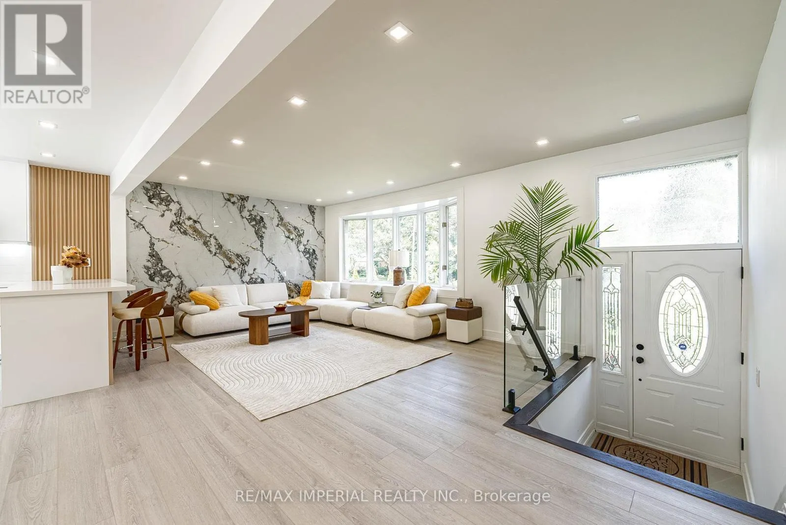 206 RICHARD AVENUE