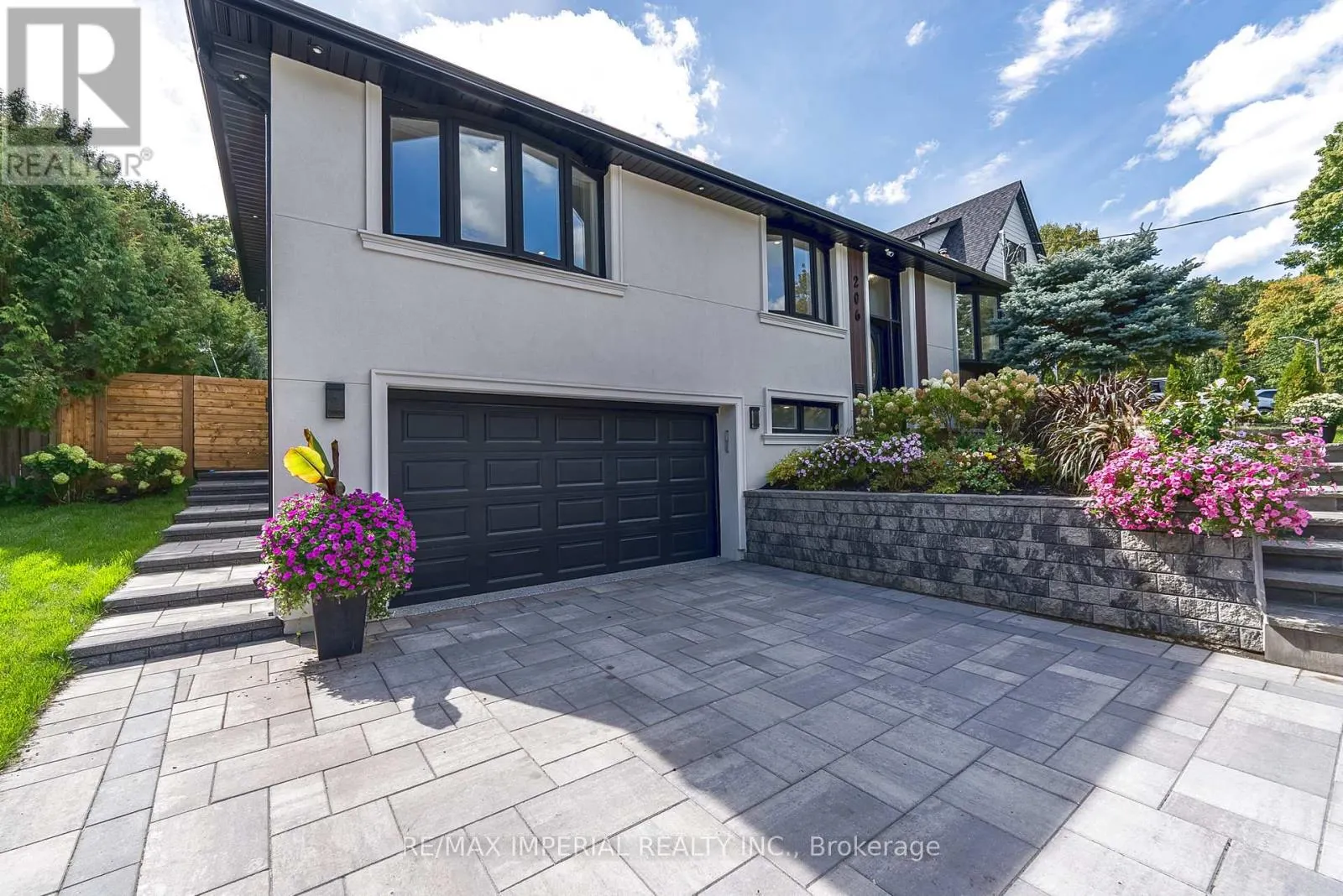 206 RICHARD AVENUE