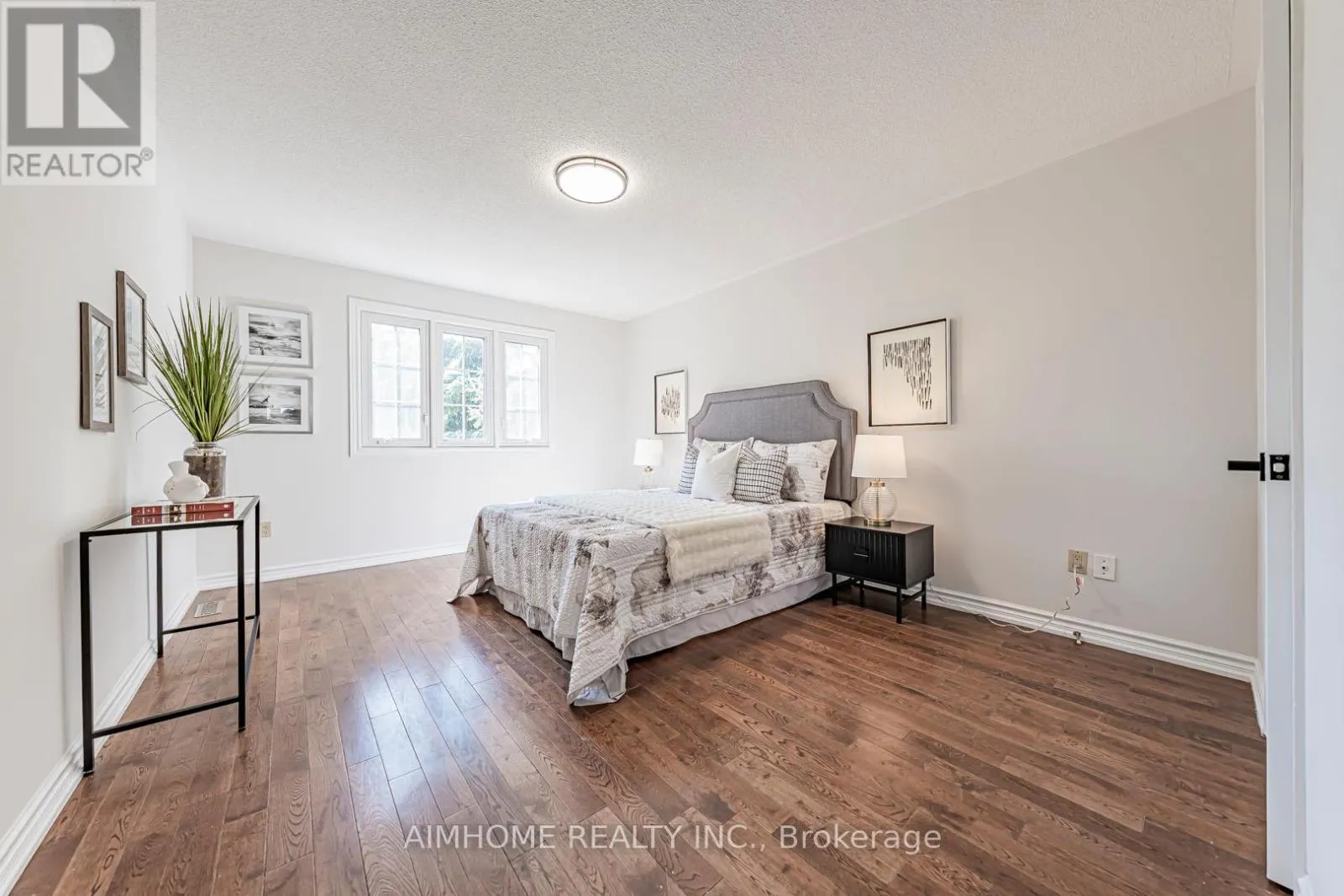 22 CHILTERN HILL