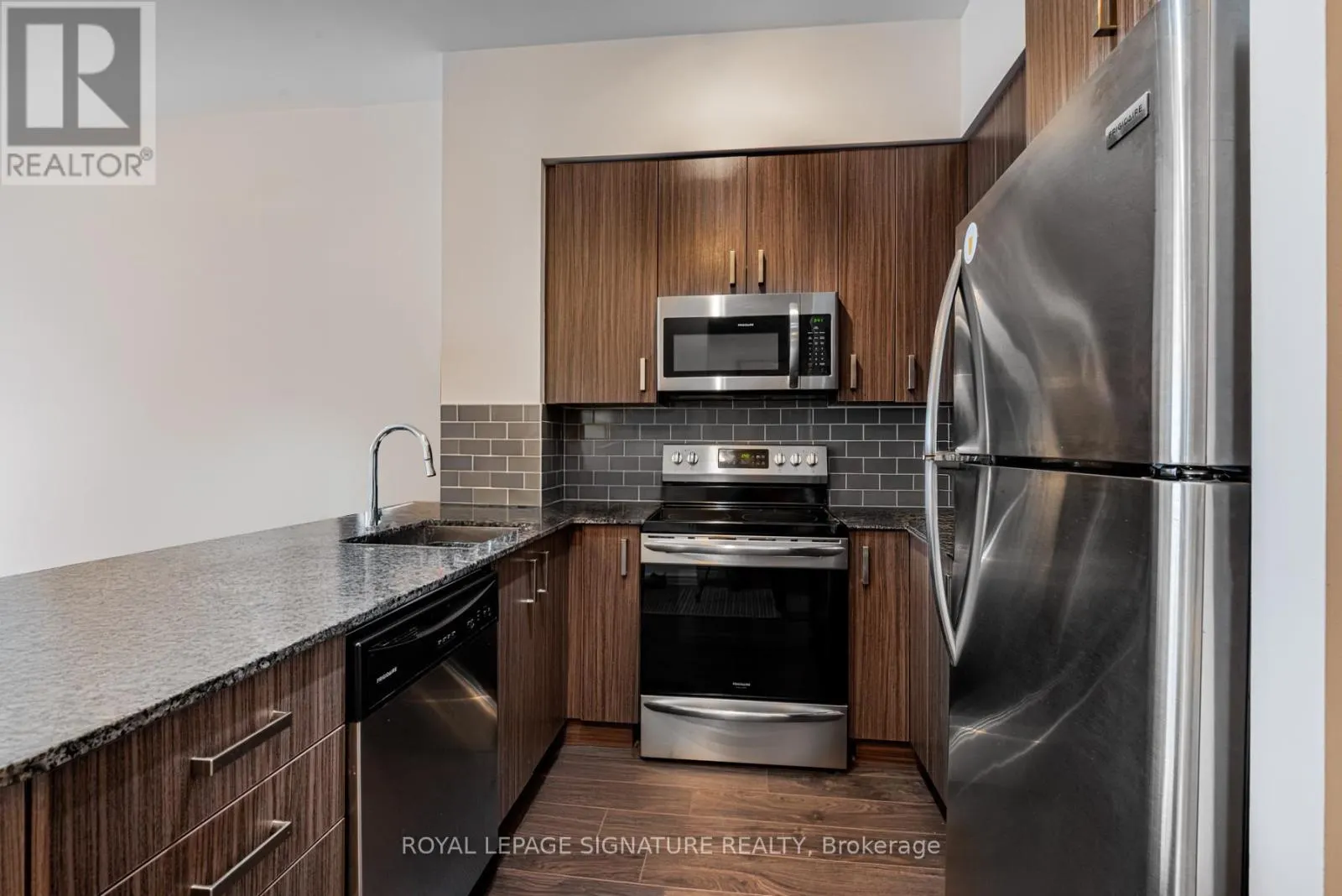 620 - 11611 YONGE STREET
