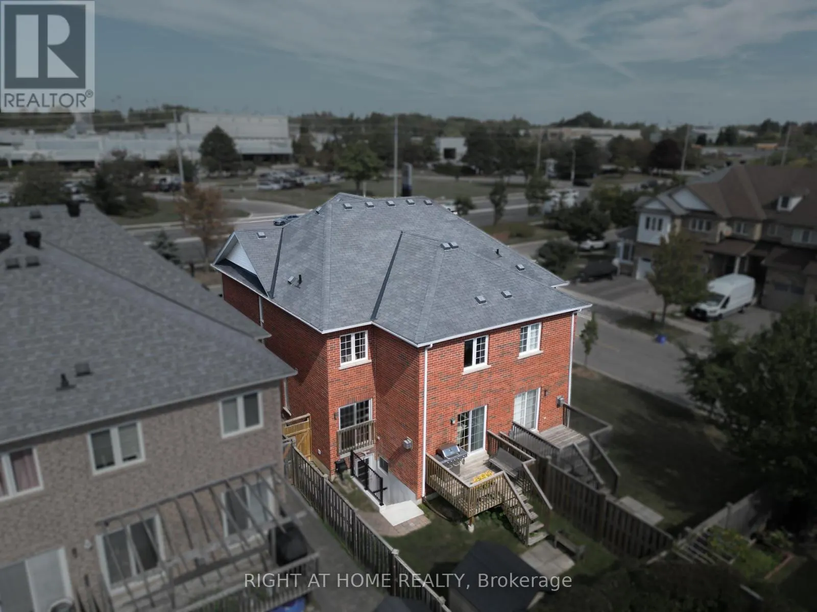 4 OLD ORCHARD CRESCENT