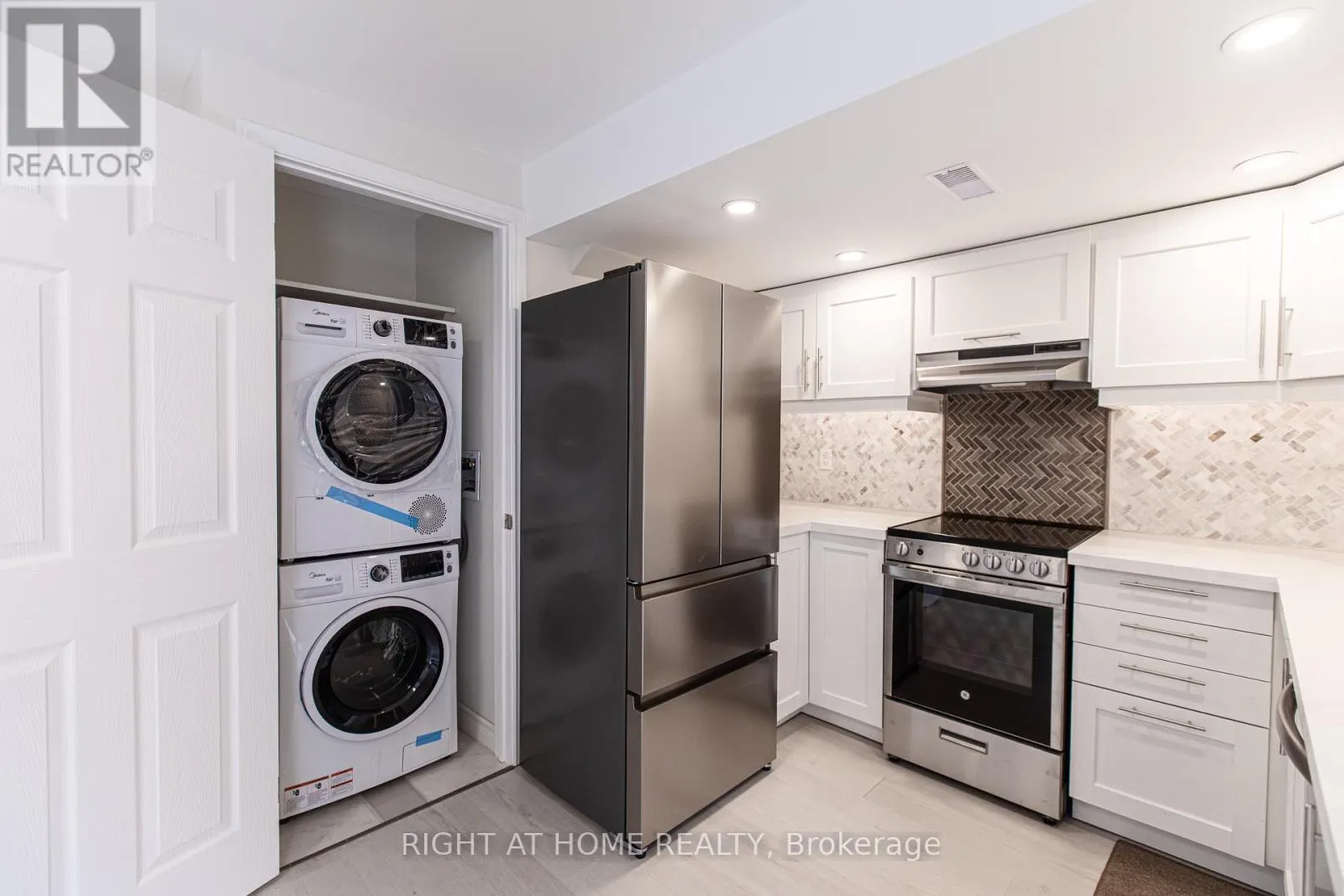 4 OLD ORCHARD CRESCENT