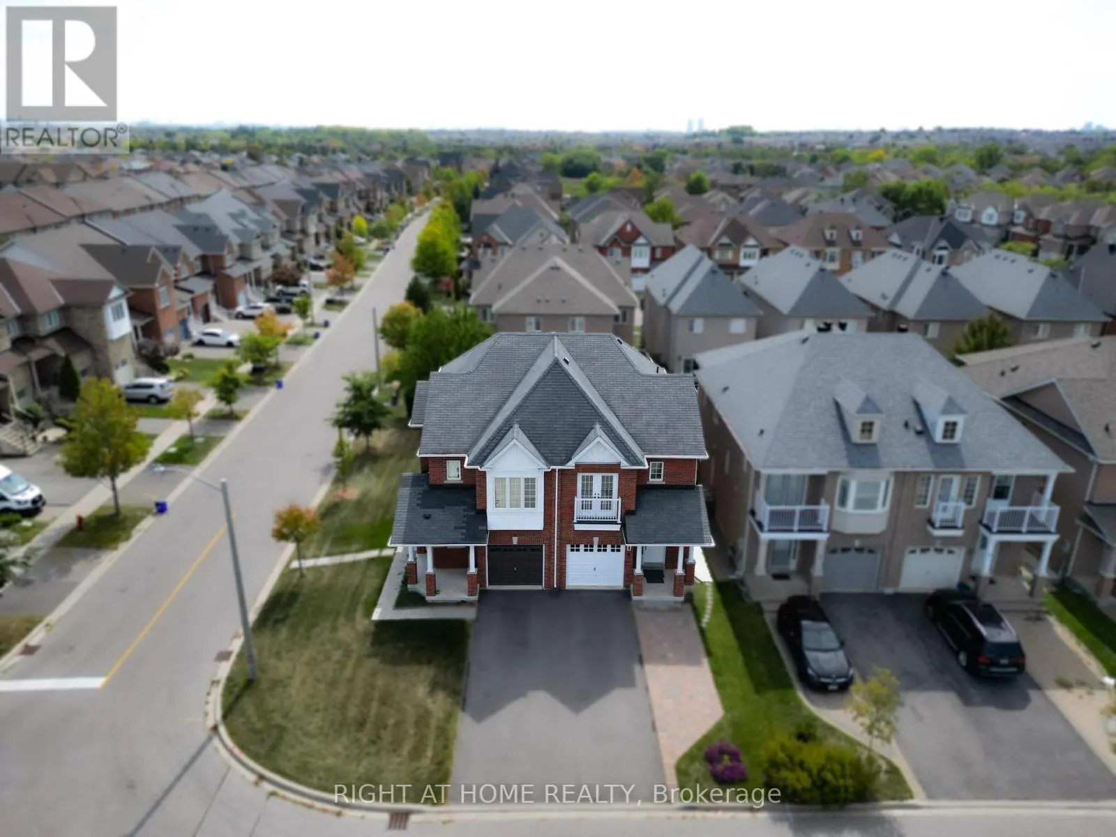 4 OLD ORCHARD CRESCENT
