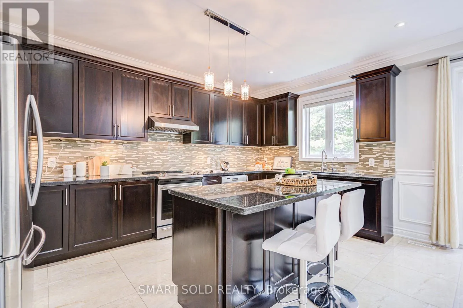 29 MAGDALAN CRESCENT
