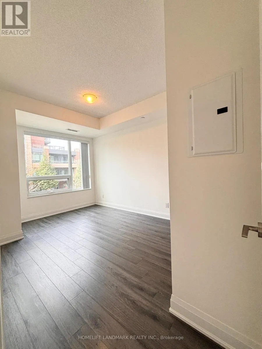 207 - 1 UPTOWN DRIVE