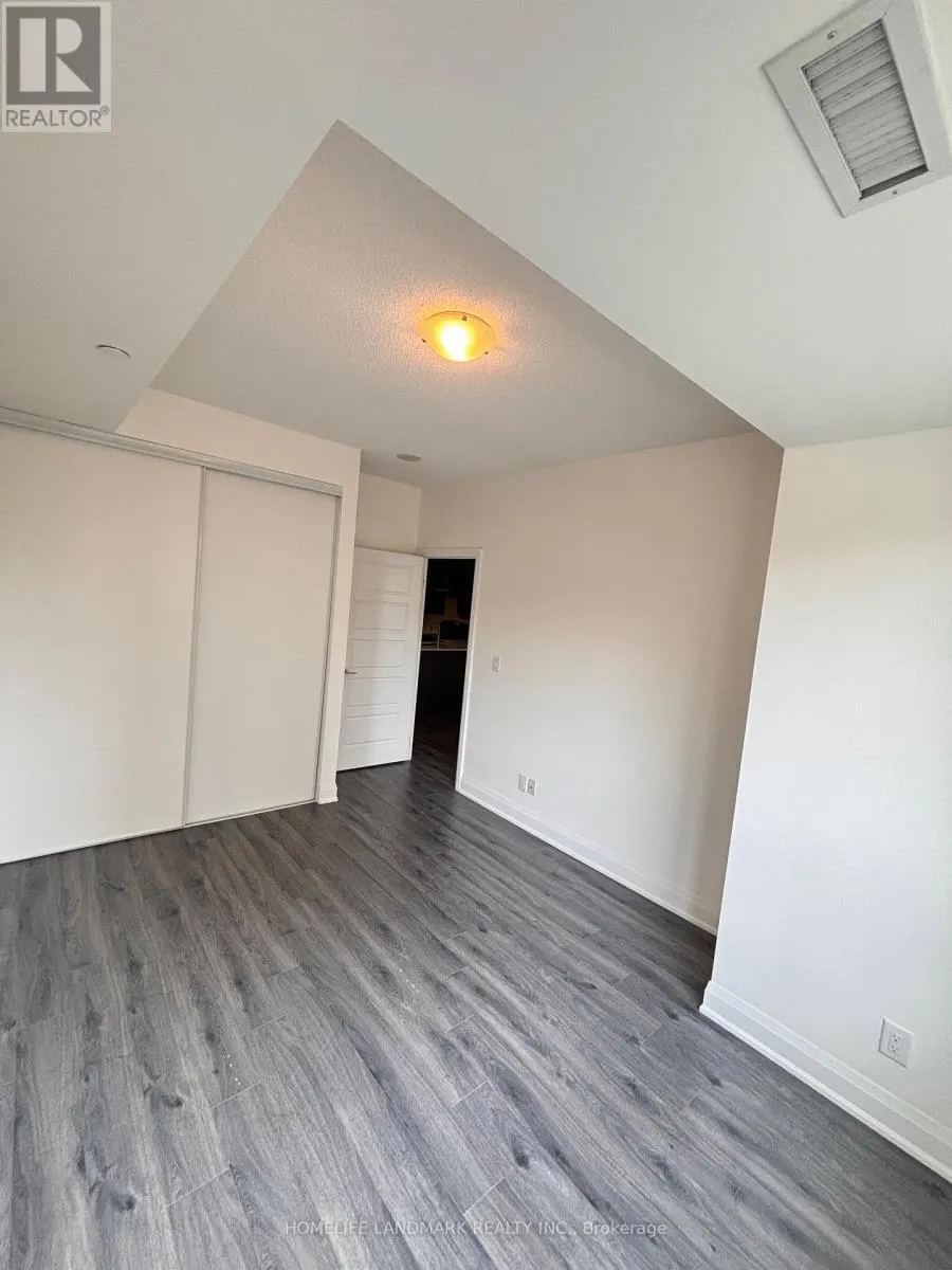 207 - 1 UPTOWN DRIVE