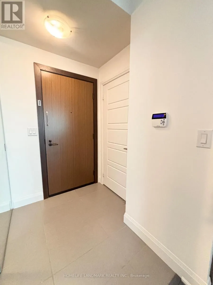 207 - 1 UPTOWN DRIVE