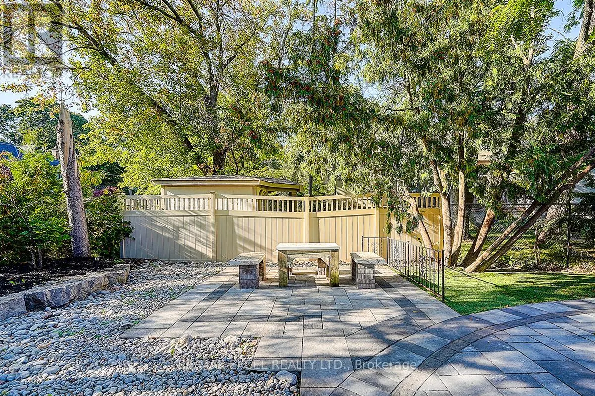 9 OAKCREST AVENUE