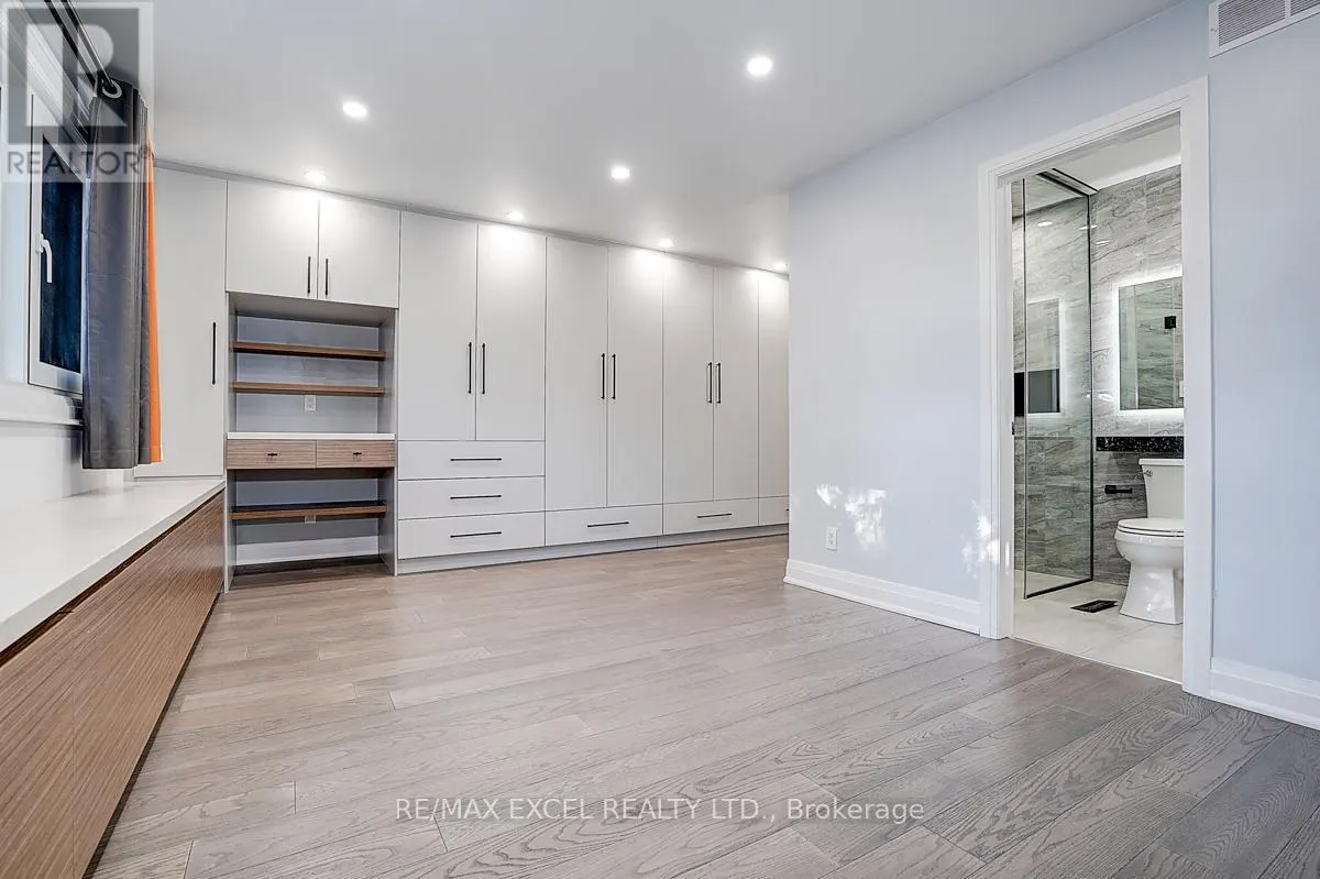 9 OAKCREST AVENUE