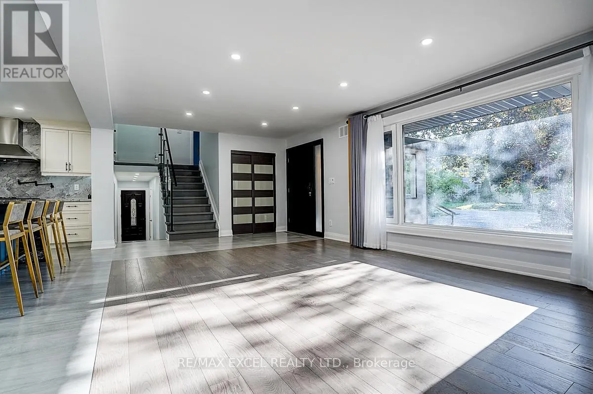 9 OAKCREST AVENUE