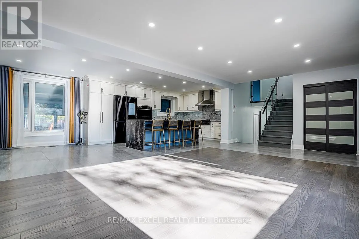 9 OAKCREST AVENUE