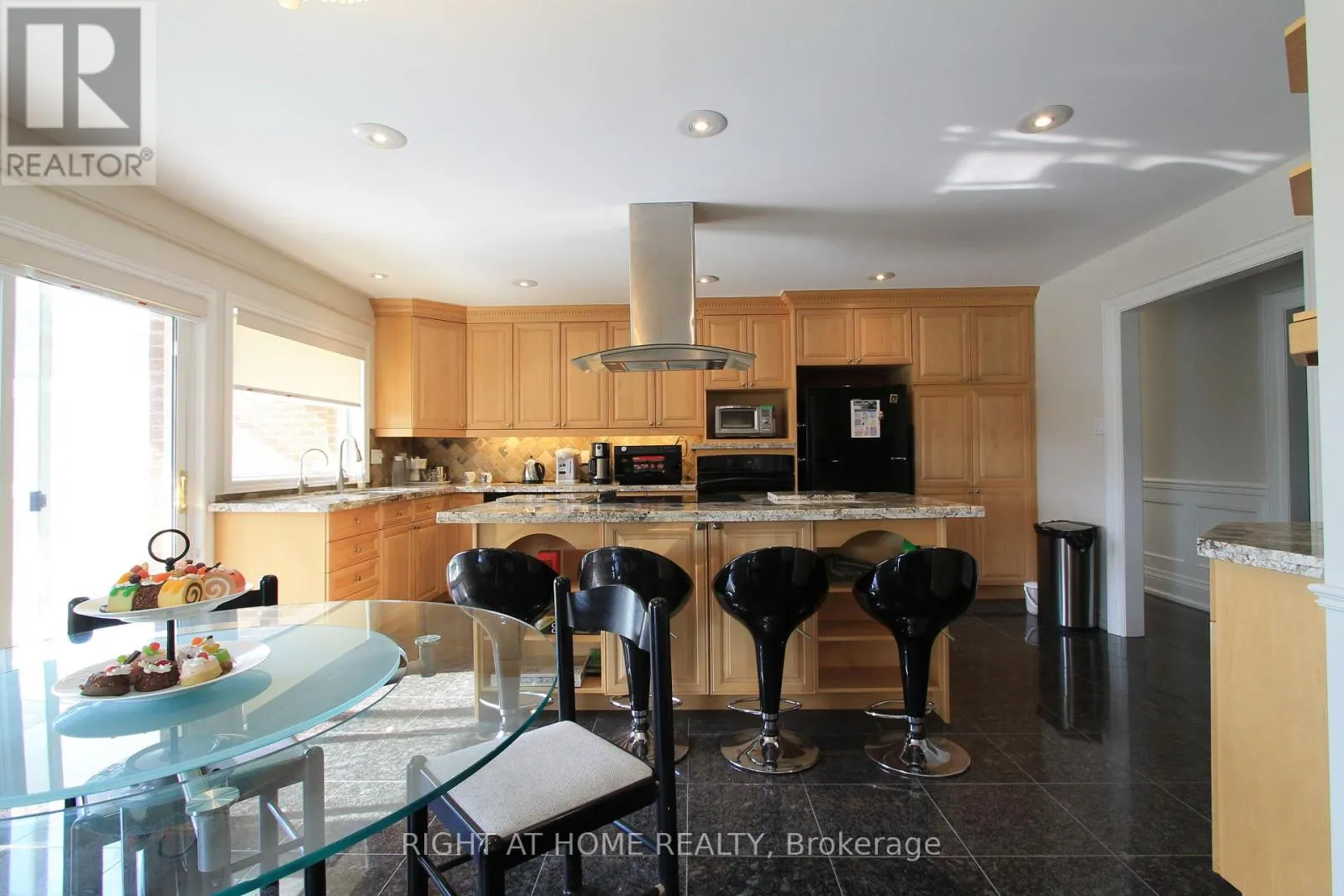 18 MCCOWAN LANE