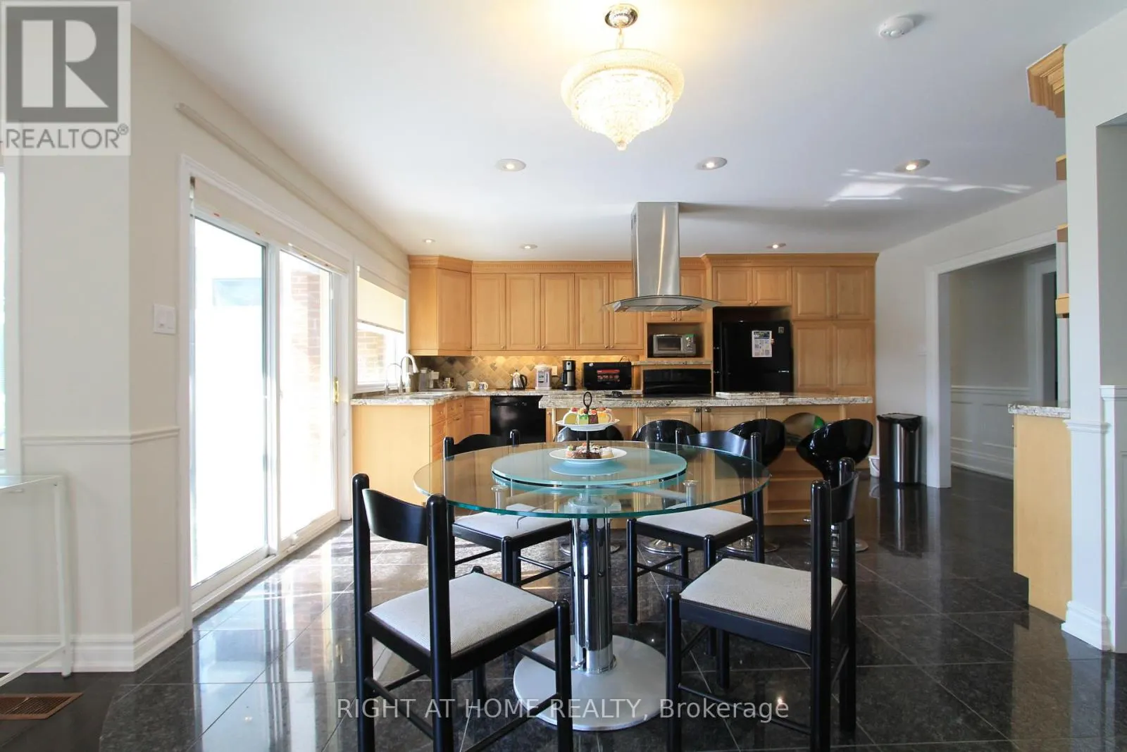 18 MCCOWAN LANE