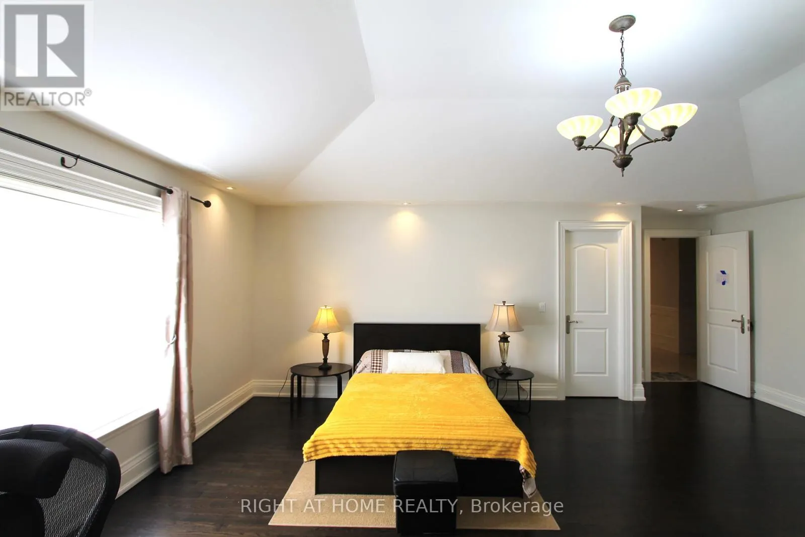18 MCCOWAN LANE