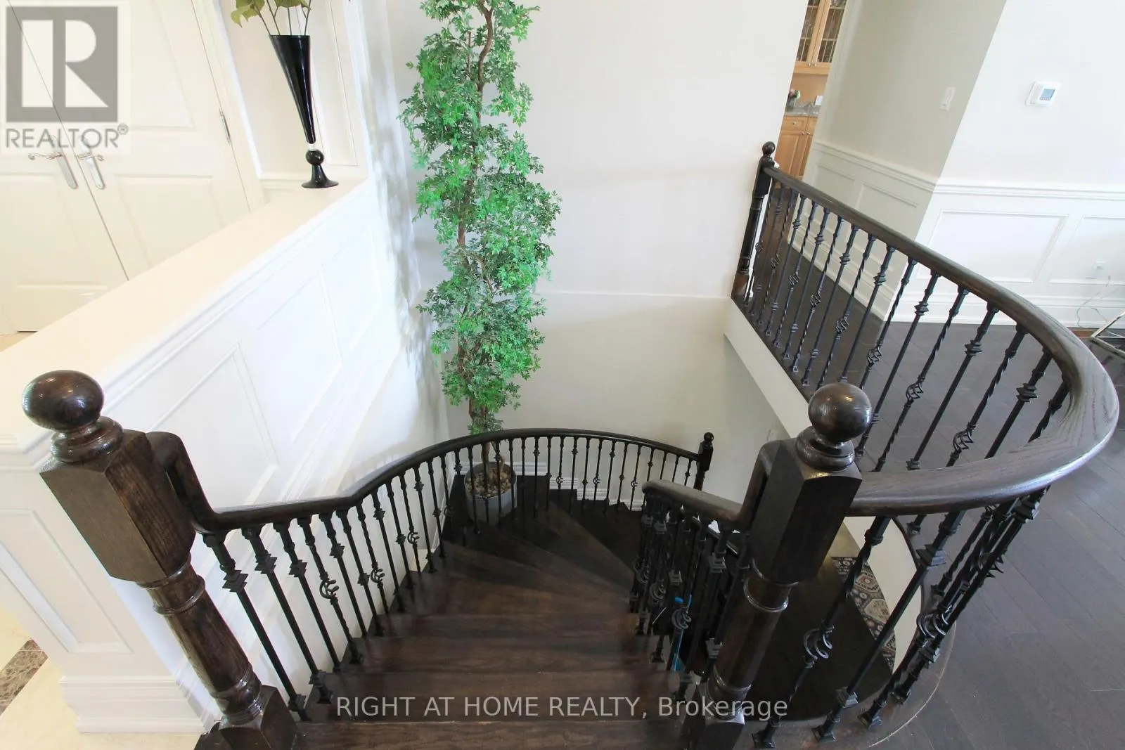 18 MCCOWAN LANE