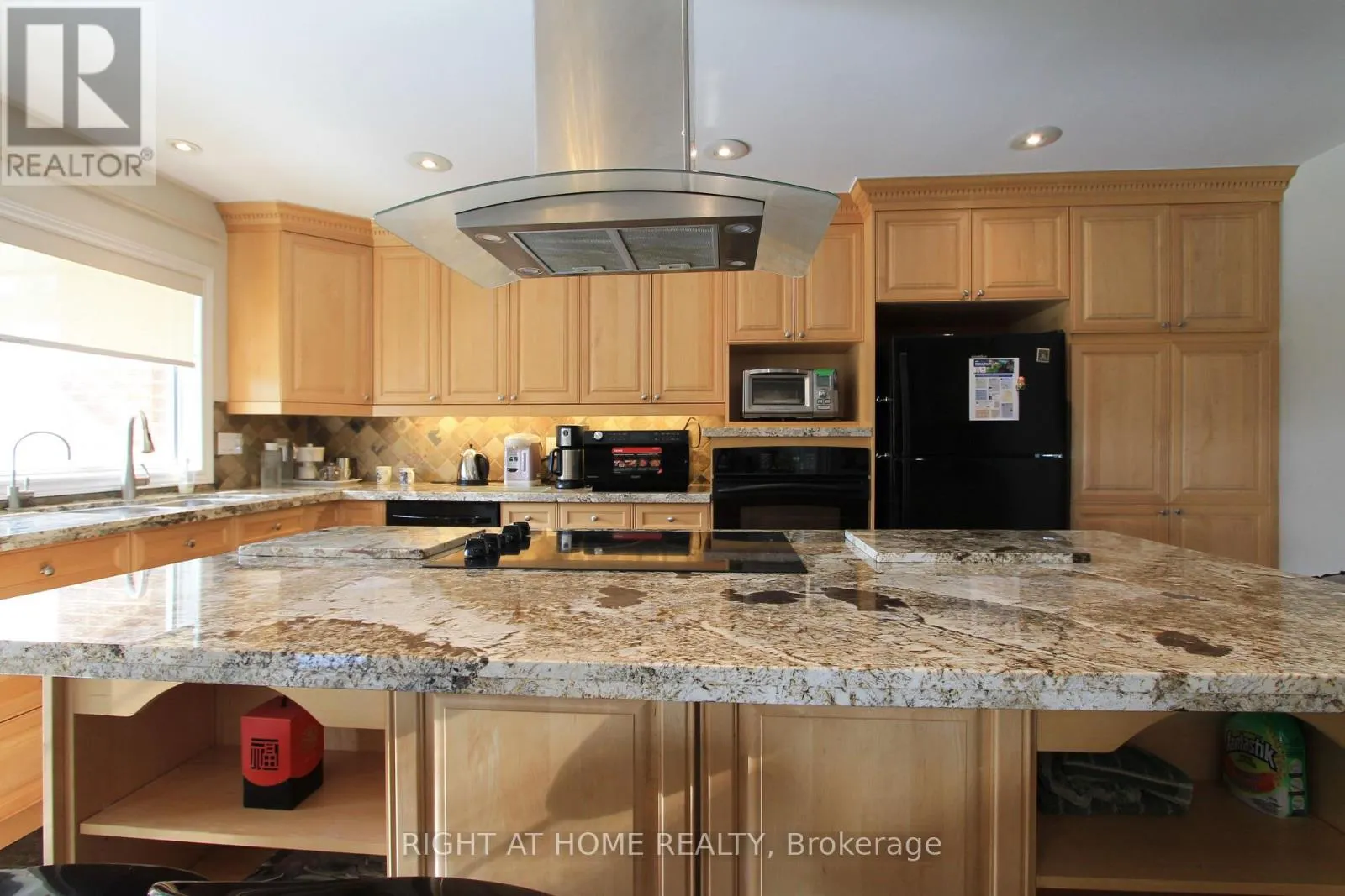 18 MCCOWAN LANE