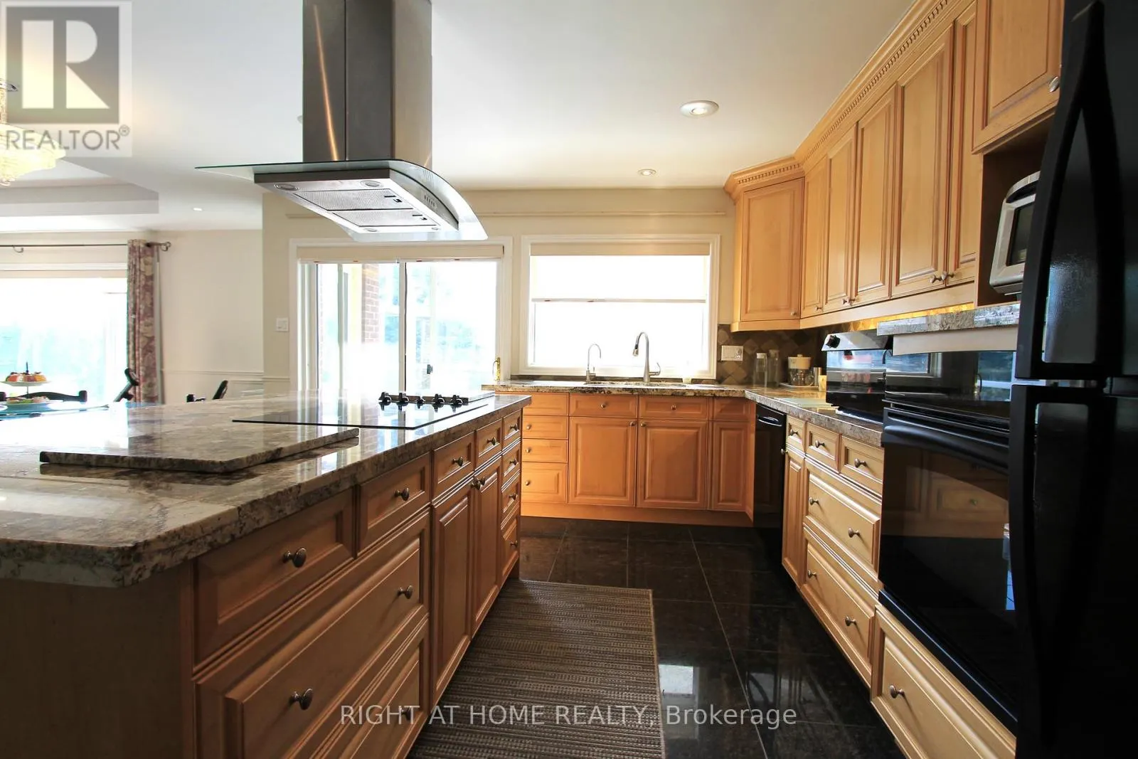 18 MCCOWAN LANE