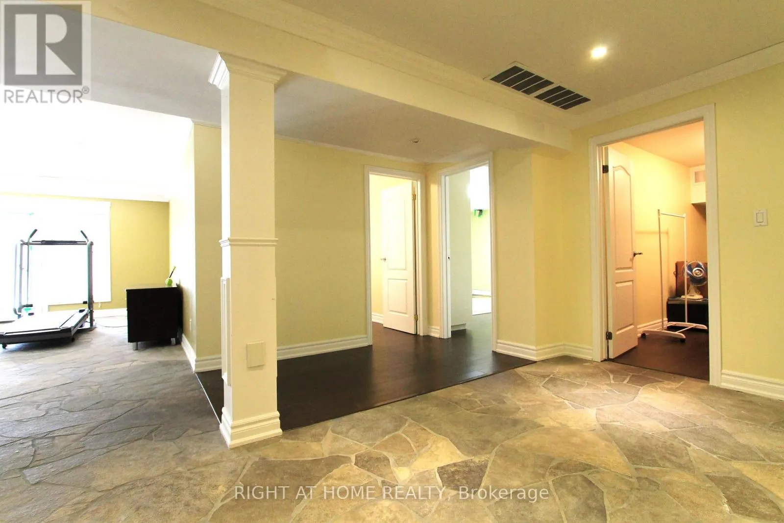 18 MCCOWAN LANE
