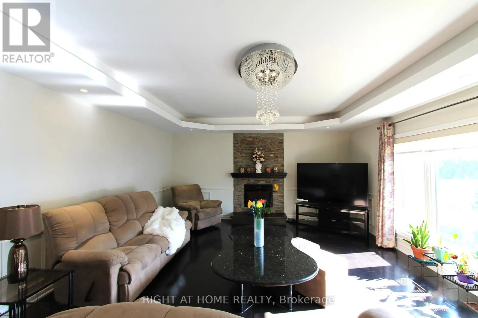 18 MCCOWAN LANE