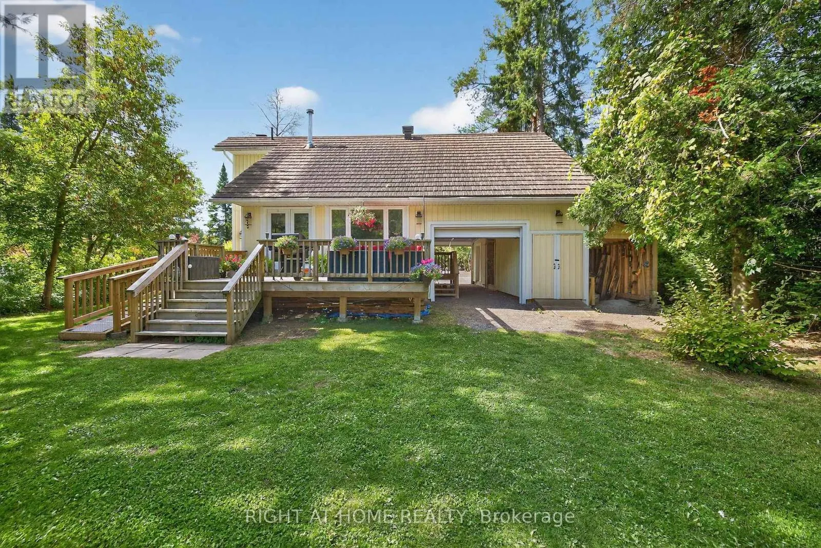 11 NICHOLSON DRIVE