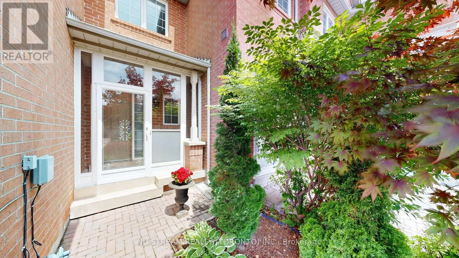 60 NOTTINGHAM DRIVE