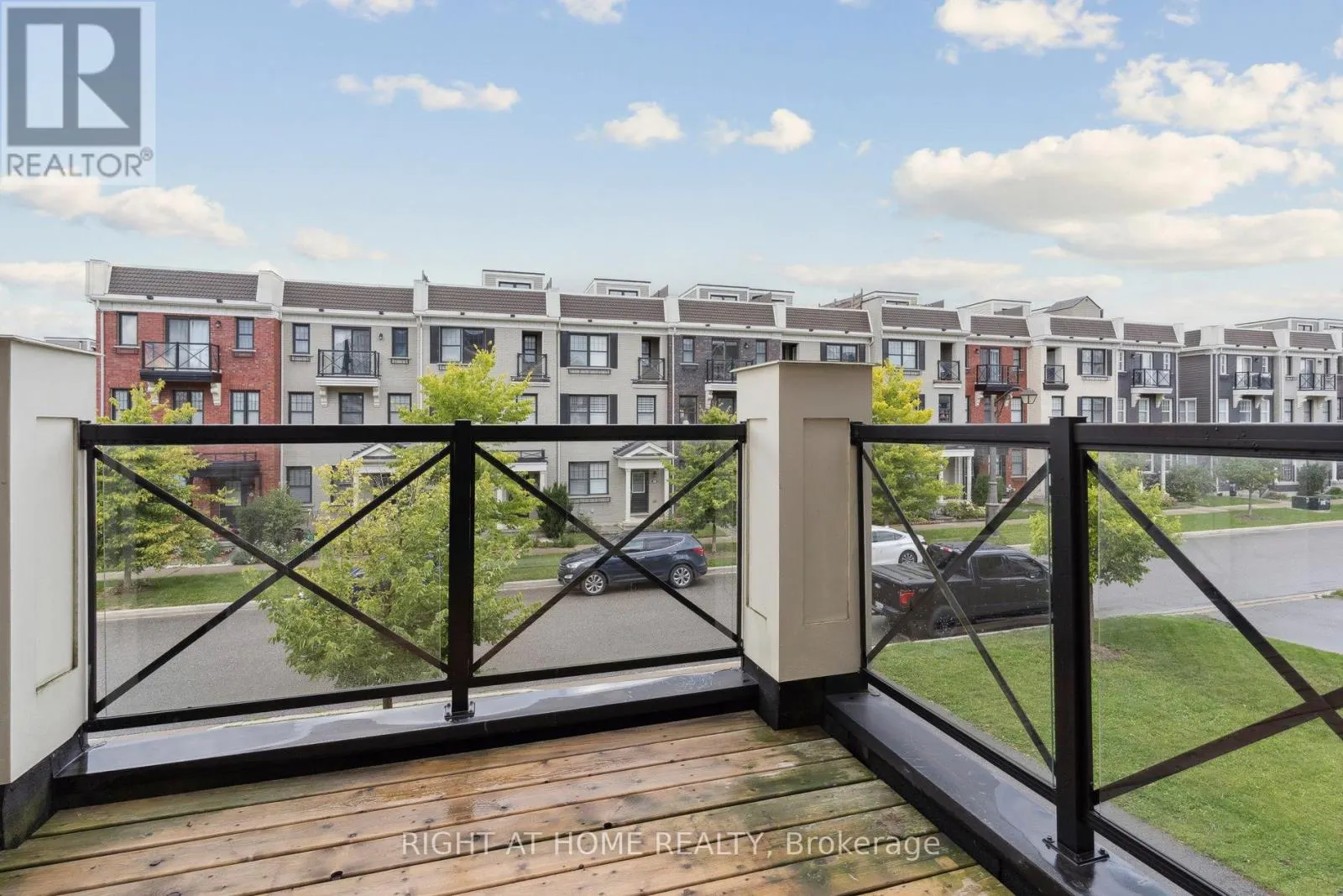 30 BOADWAY CRESCENT