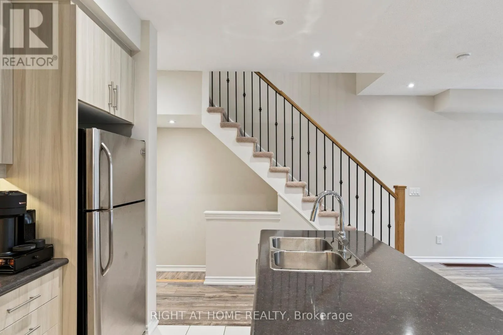 30 BOADWAY CRESCENT