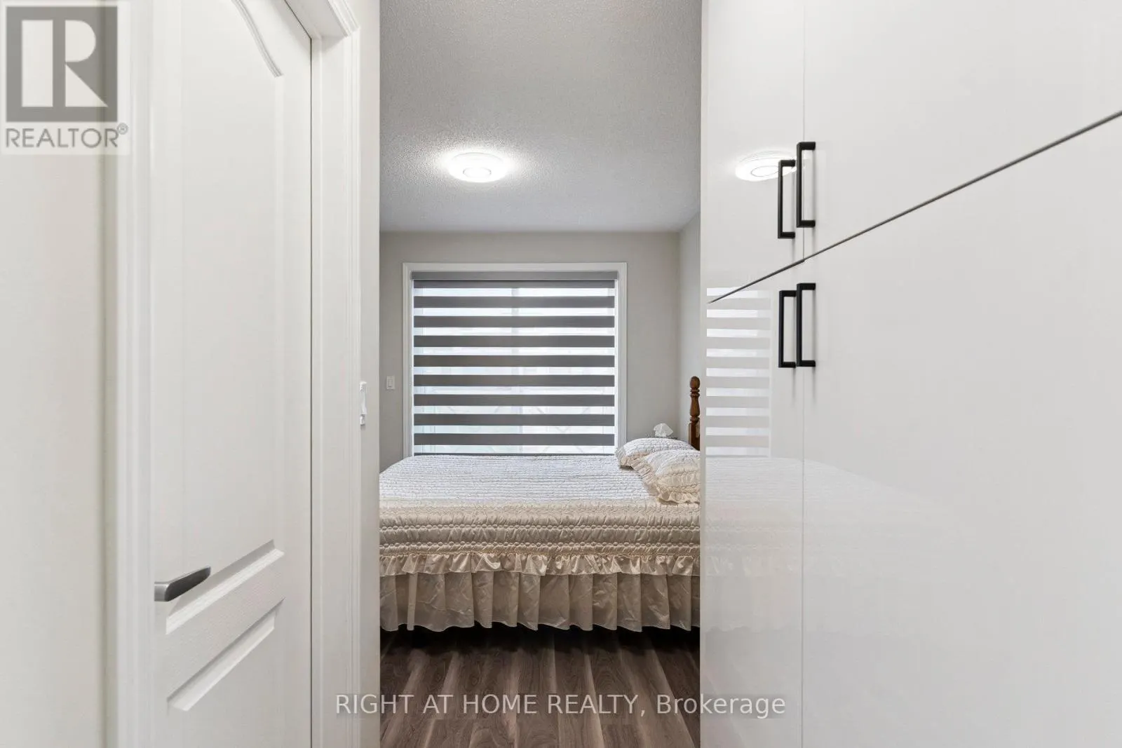 30 BOADWAY CRESCENT