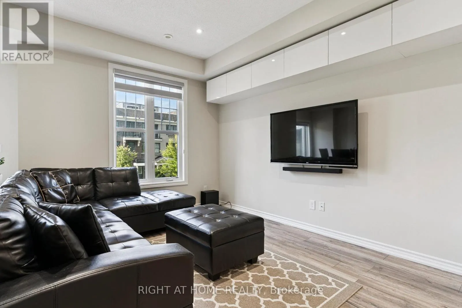 30 BOADWAY CRESCENT
