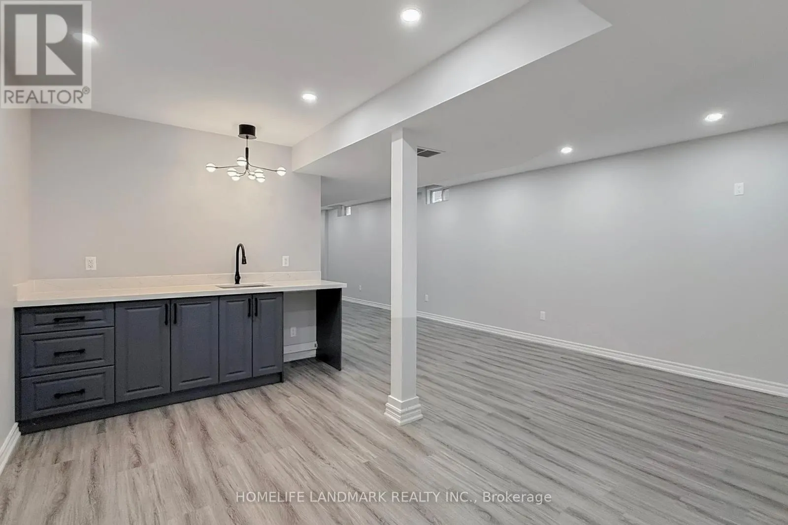 62 WHITE SPRUCE CRESCENT
