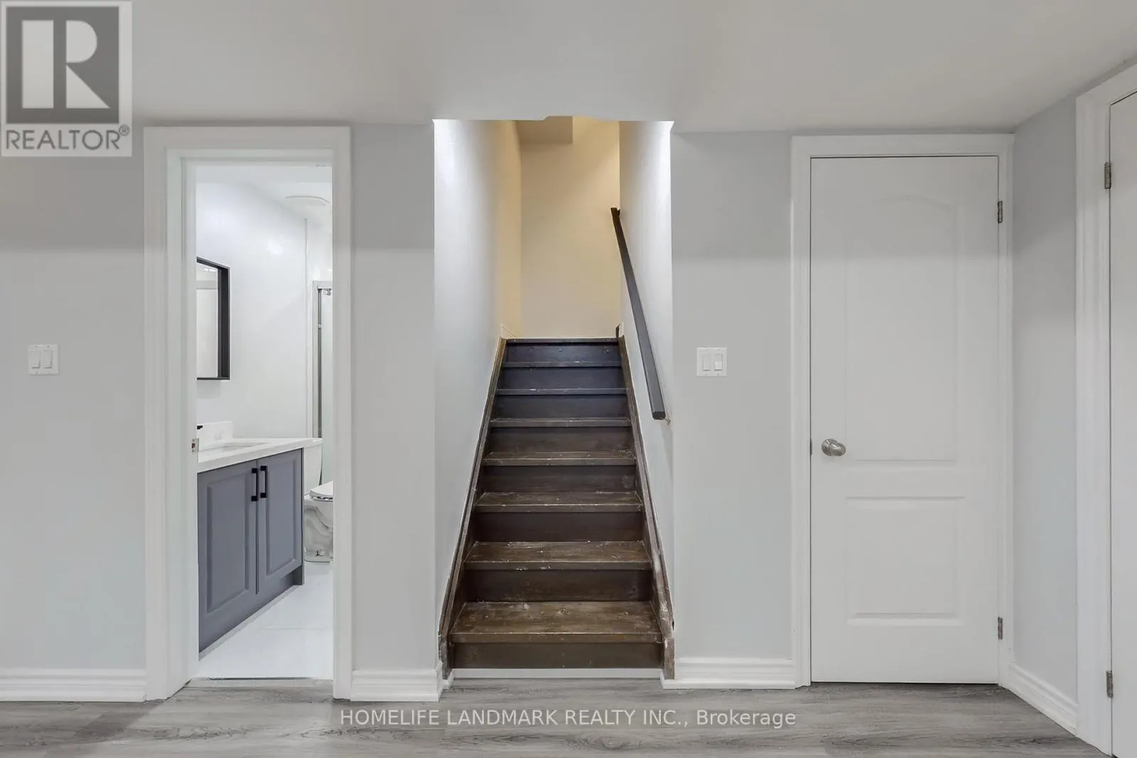 62 WHITE SPRUCE CRESCENT
