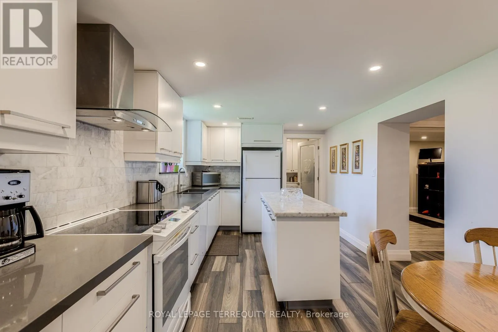 8 - 1041 CONCESSION ROAD