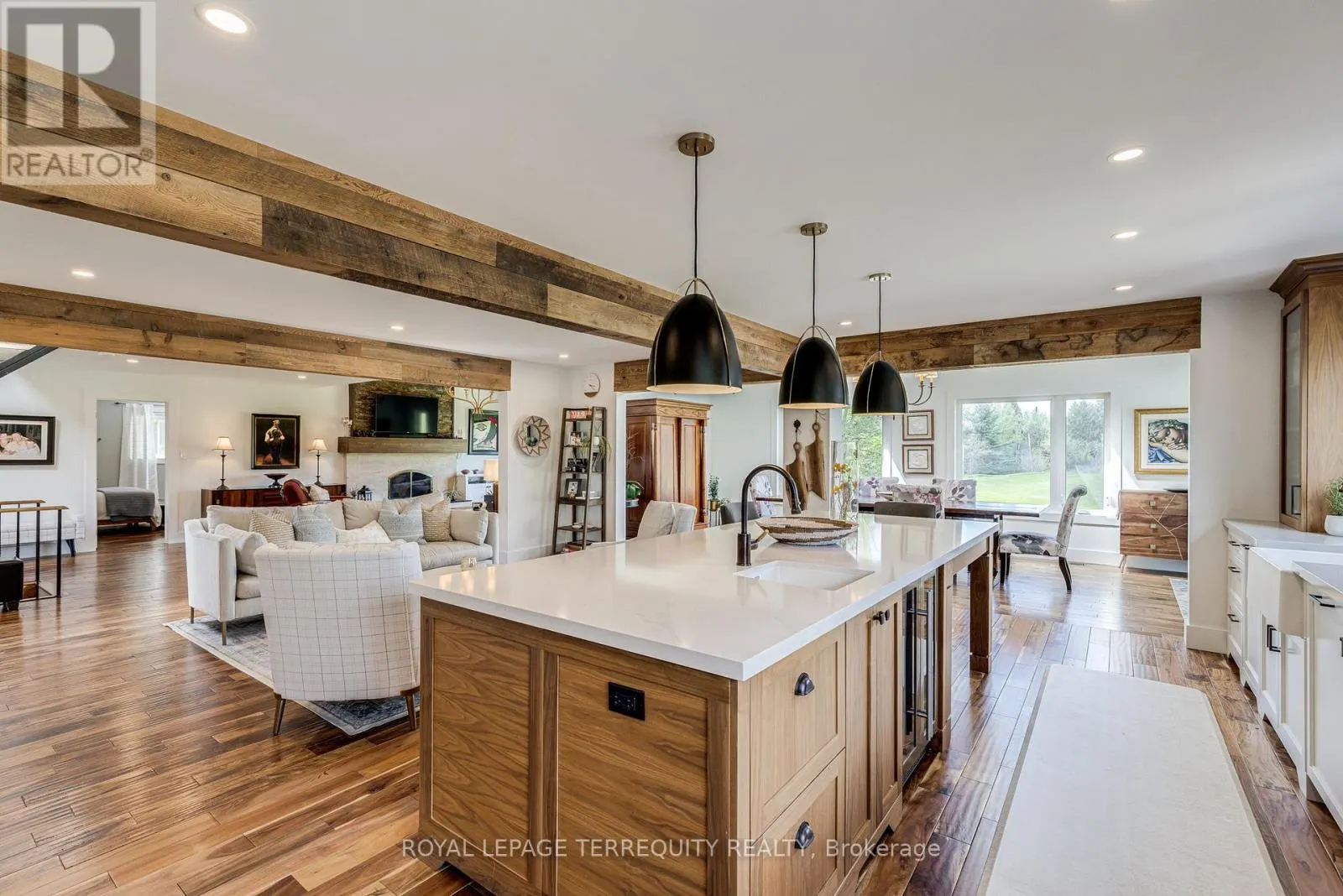 8 - 1041 CONCESSION ROAD