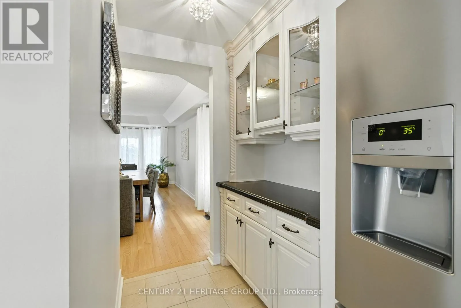 106 LAURENDALE AVENUE