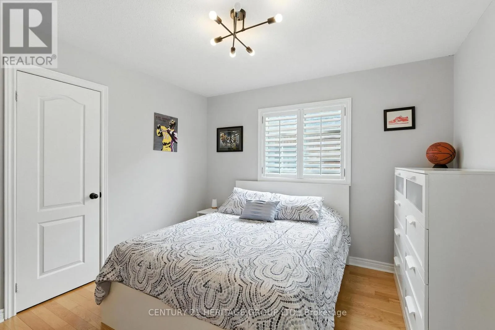 106 LAURENDALE AVENUE