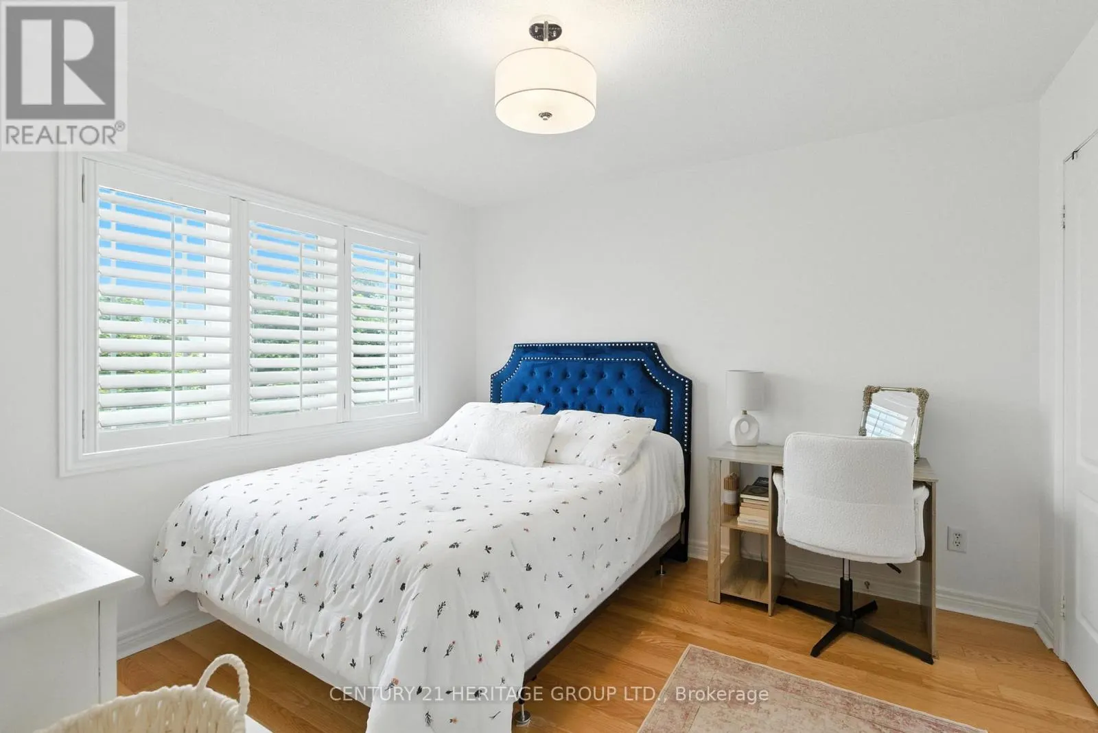 106 LAURENDALE AVENUE
