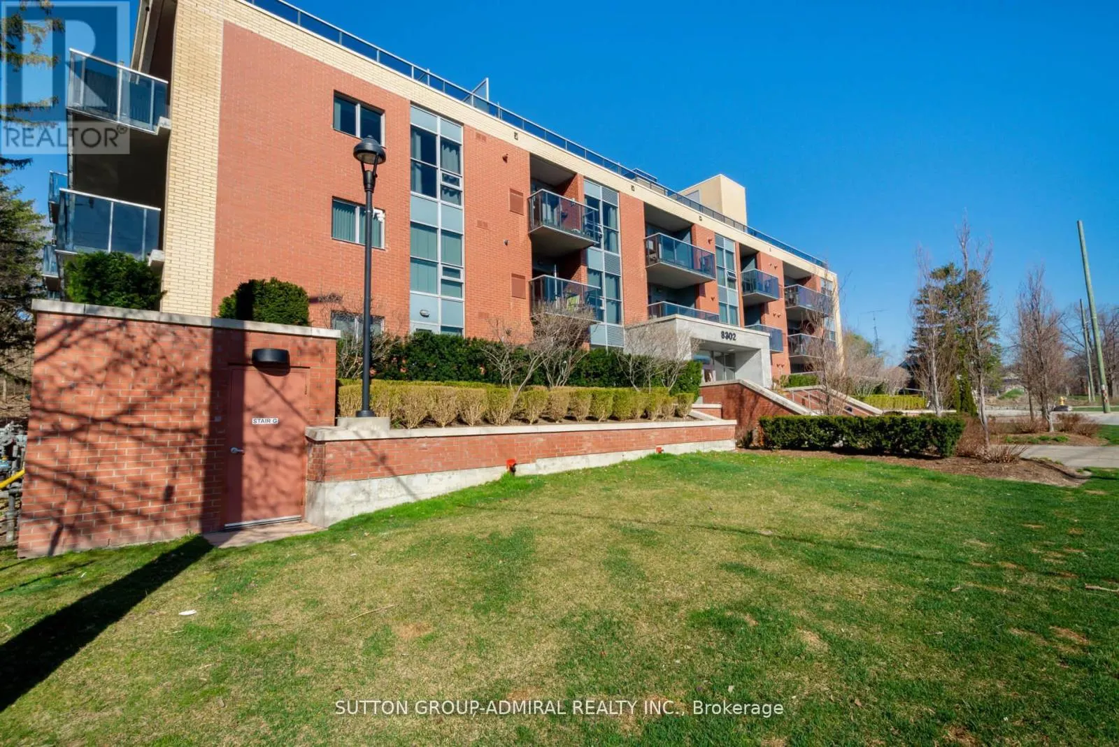 405 - 8302 ISLINGTON AVENUE