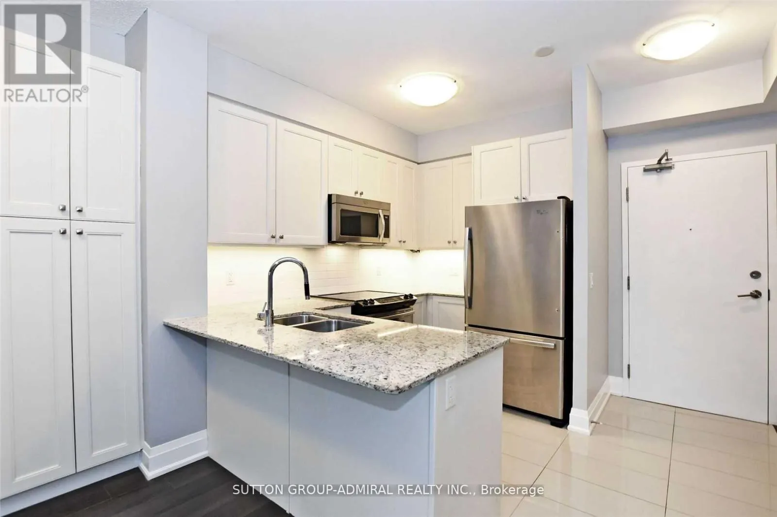 405 - 8302 ISLINGTON AVENUE