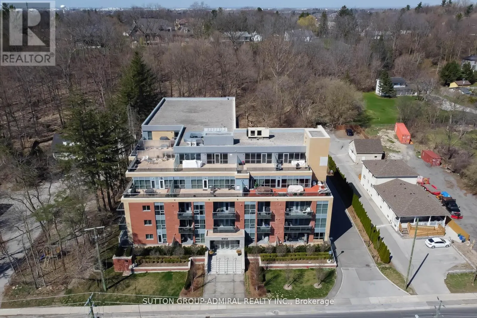 405 - 8302 ISLINGTON AVENUE