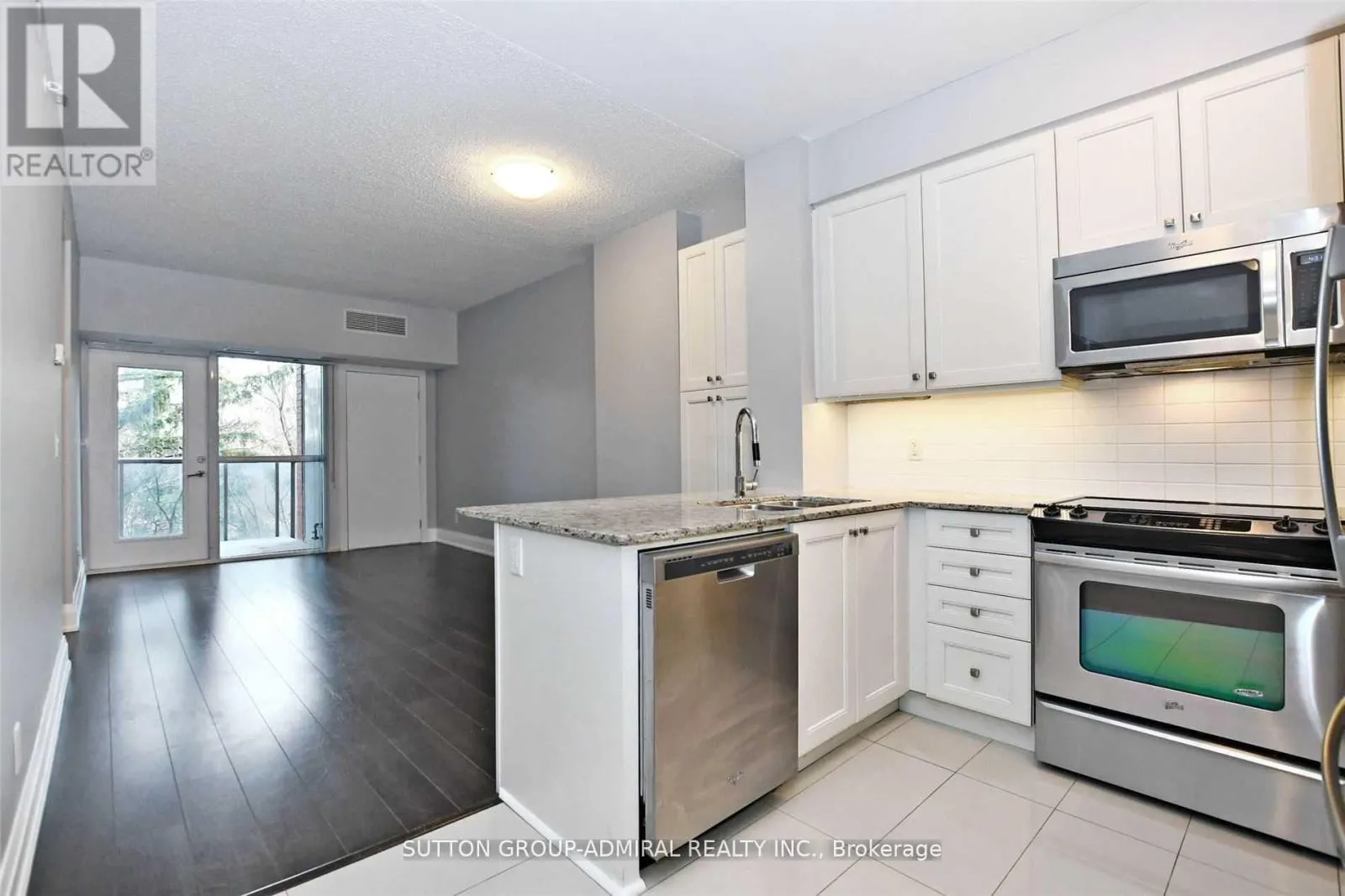 405 - 8302 ISLINGTON AVENUE
