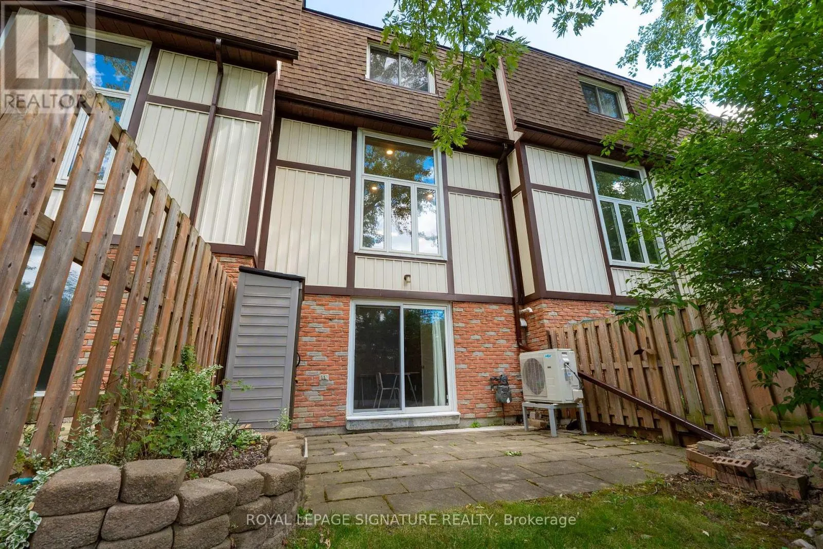 10 THATCHER'S MILL WAY