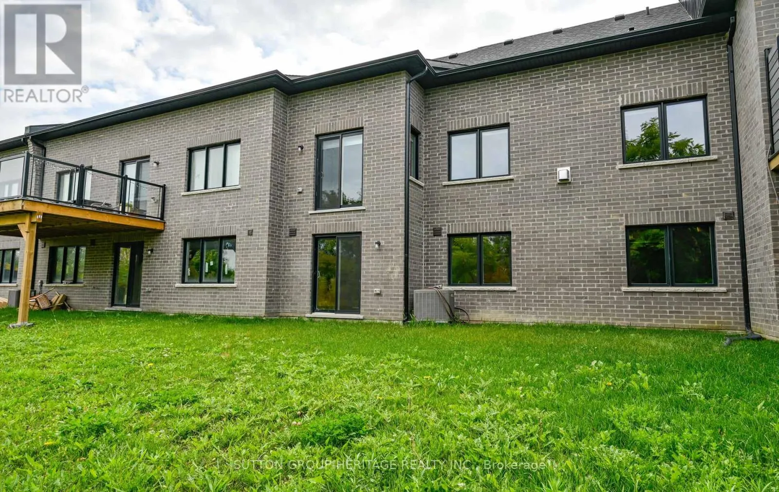 25 BALLINGER WAY