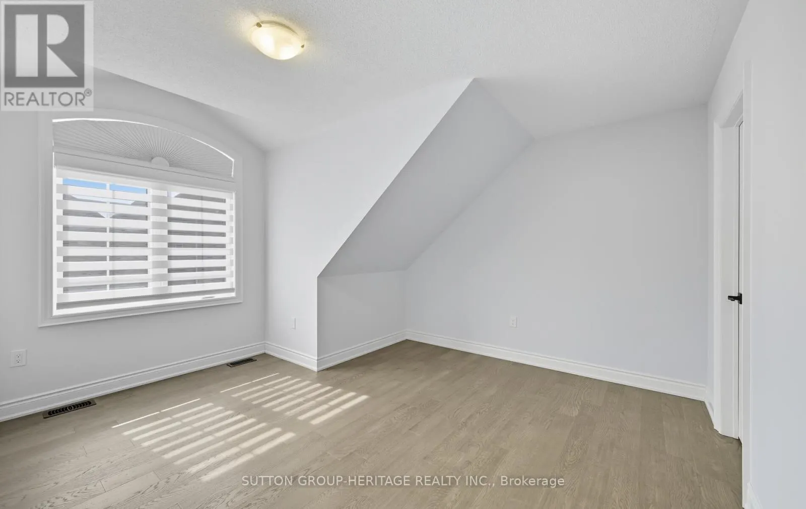 25 BALLINGER WAY