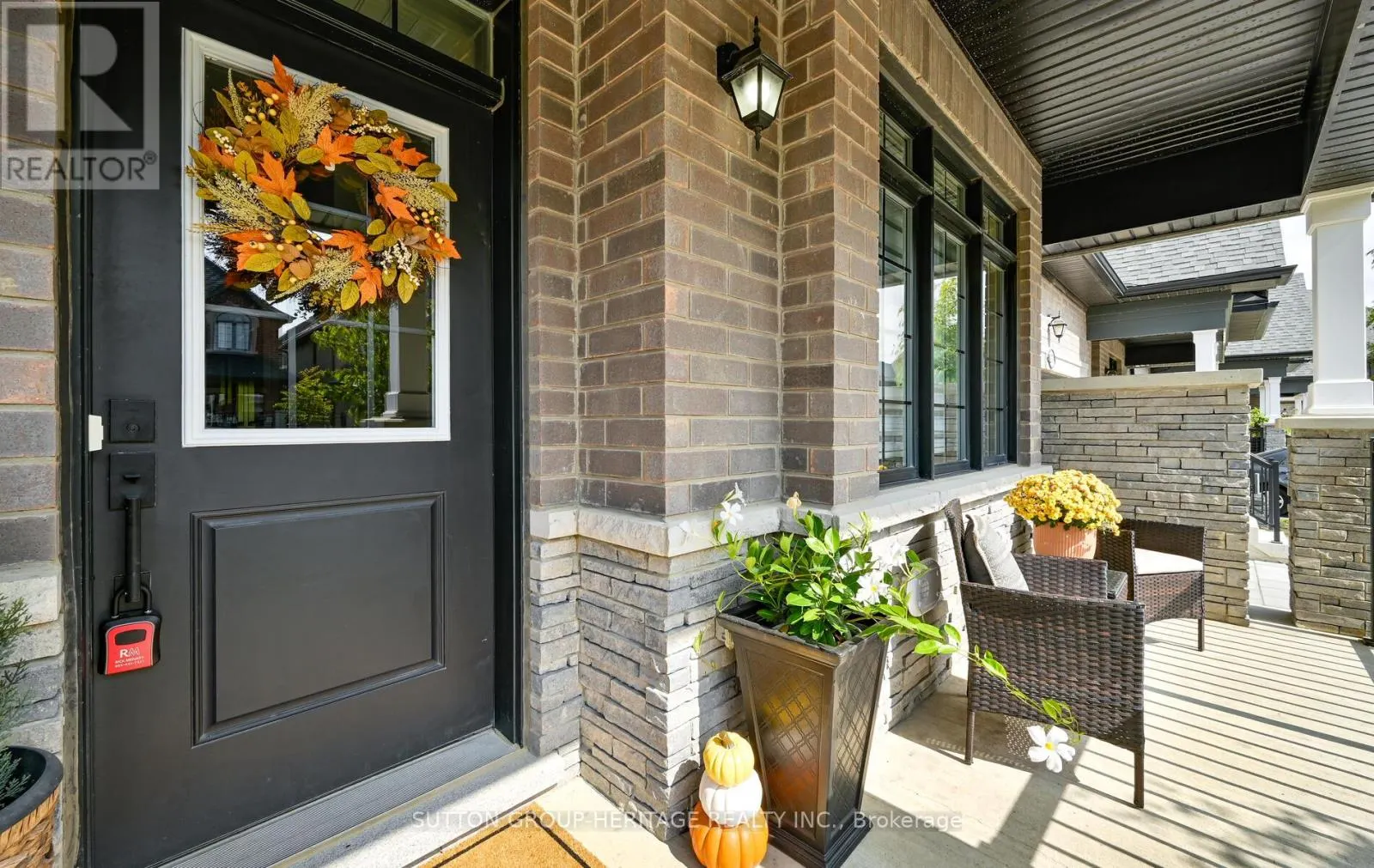 25 BALLINGER WAY