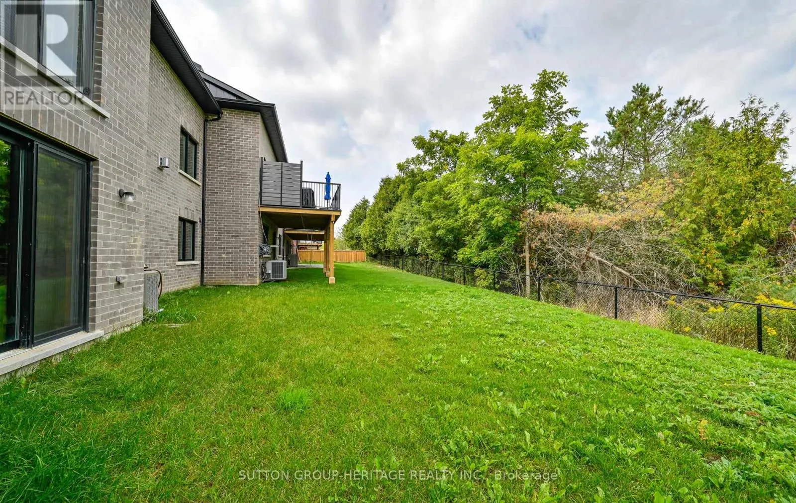 25 BALLINGER WAY