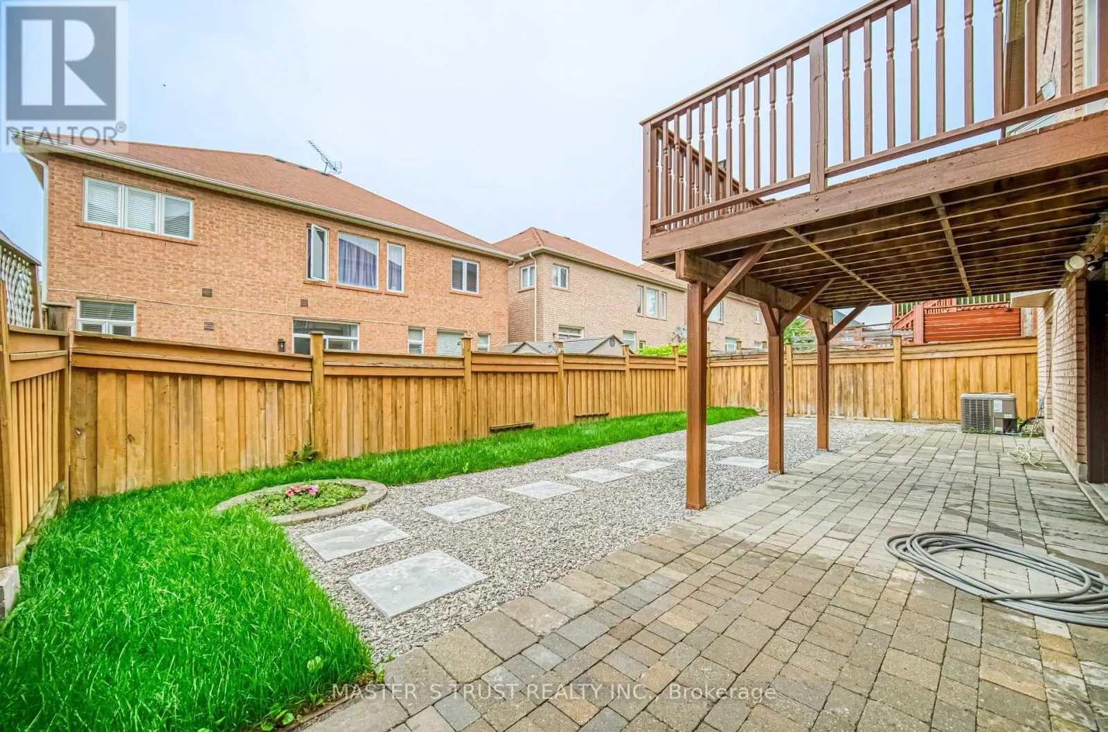 76 MYNDEN WAY